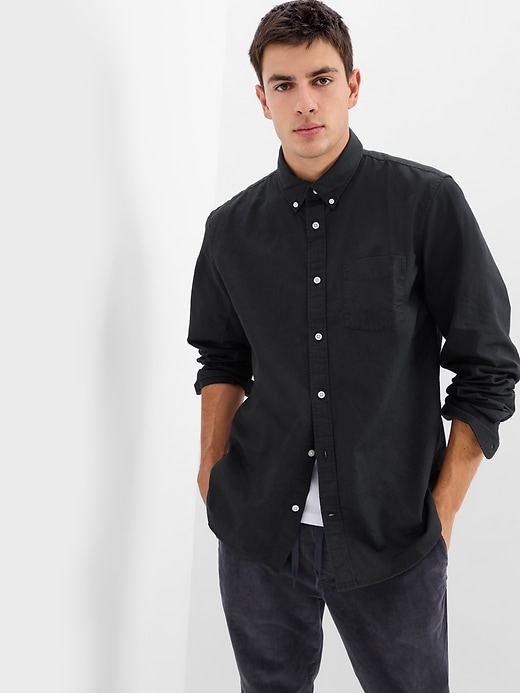 Classic Oxford Shirt in Standard Fit Classic Oxford Shirt in Standard Fit