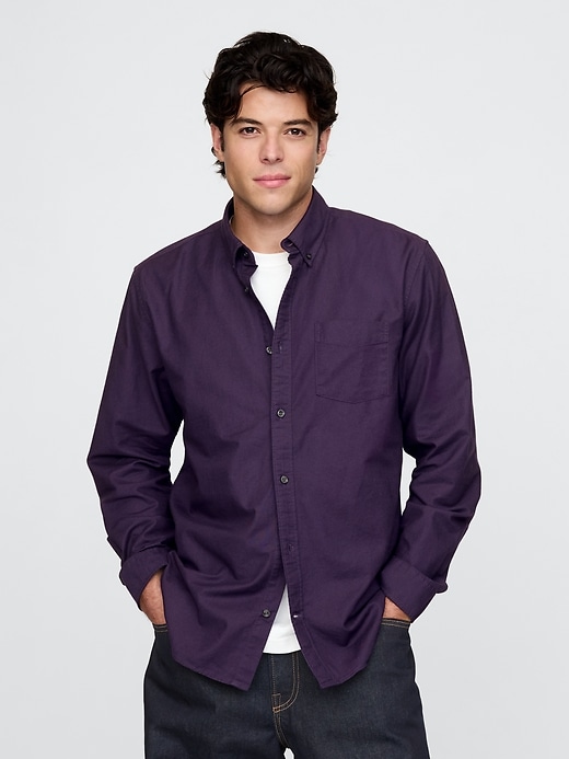 Classic Oxford Shirt in Standard Fit Classic Oxford Shirt in Standard Fit