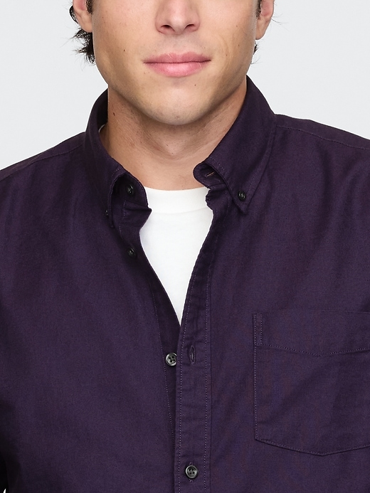 Classic Oxford Shirt in Standard Fit Classic Oxford Shirt in Standard Fit