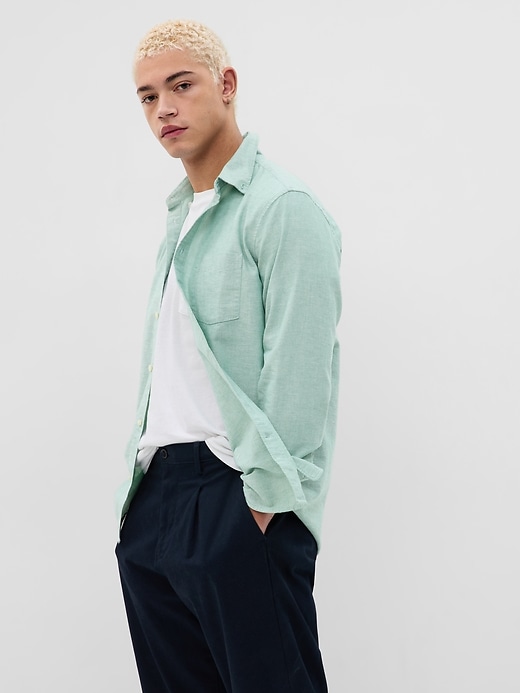 Classic Oxford Shirt in Standard Fit Classic Oxford Shirt in Standard Fit