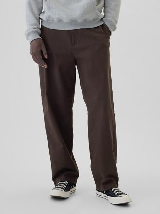 Modern Khakis in Baggy Fit