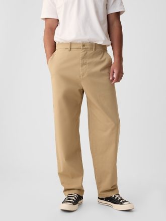 Modern Khakis in Baggy Fit