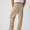 Modern Khakis in Baggy Fit