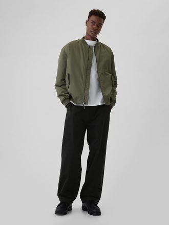 Modern Khakis in Baggy Fit