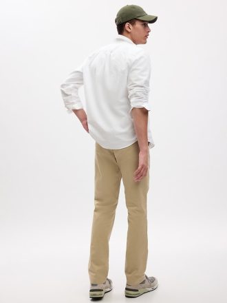 Modern Khakis in Straight Fit
