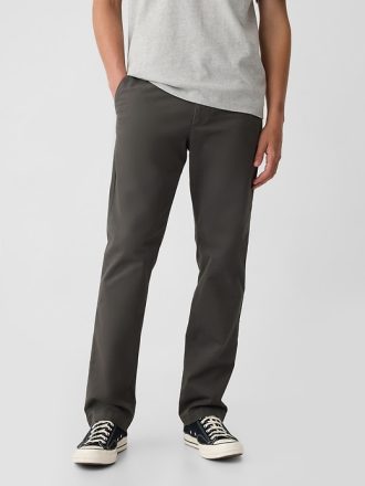 Modern Khakis in Straight Fit