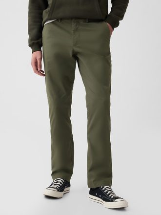Modern Khakis in Straight Fit