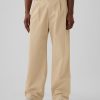 Modern Pleated Khakis in Baggy Fit