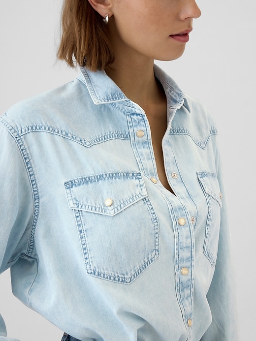 Cropped Denim Western Shirt Cropped Denim Western Shirt