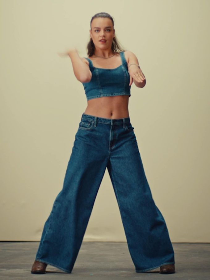 Mid Rise Extra Baggy Jeans