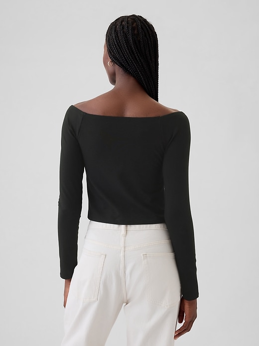 Modern Cropped Off-Shoulder T-Shirt Modern Cropped Off-Shoulder T-Shirt