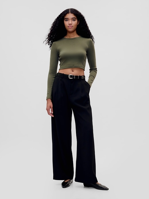 Modern Cropped T-Shirt Modern Cropped T-Shirt
