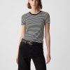 Modern Cropped T-Shirt