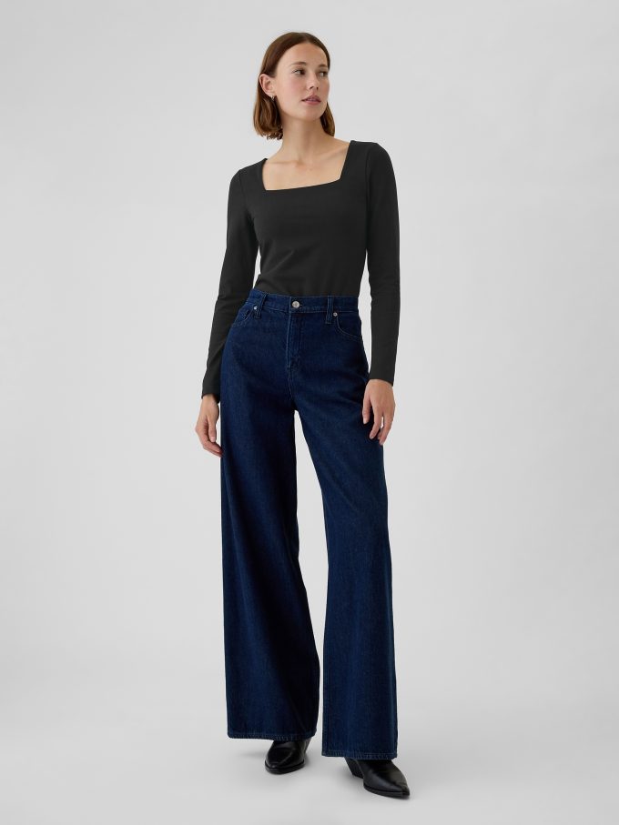 Modern Square-Neck Cropped T-Shirt